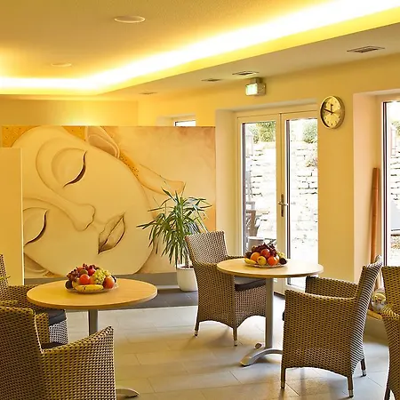 - Zum Loewen 3* Schwabthal